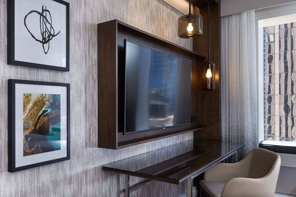 hilton-sydney-premium-corner-room